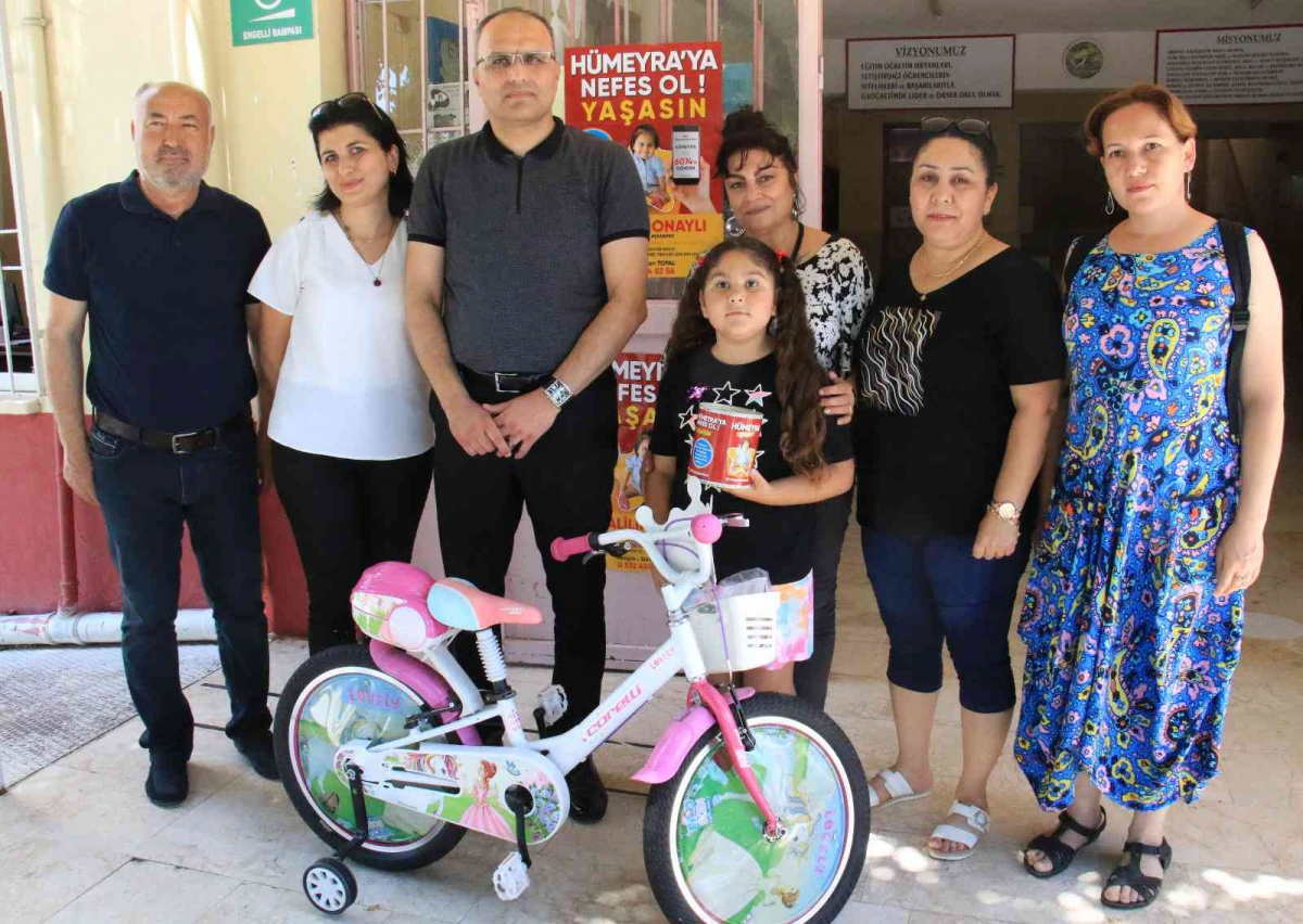 Kendi küçük yüreği büyük, 8 yaşındaki Gökçe bisiklet parasını bağışladı
