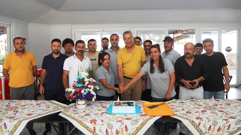 Temizlik İşçilerinden Başkan Tarhan’a 'sözleşme' teşekkürü  