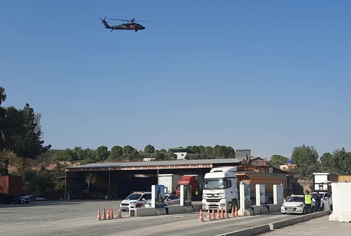 Mersin’de jandarmadan helikopterli trafik denetimi
