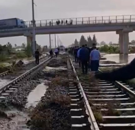 Mersin’de yağışlar tren seferlerini de durdurdu
