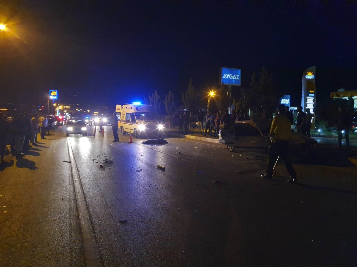 Mersin’de motosiklet ile otomobil çarpıştı: 1 ölü, 4 yaralı
