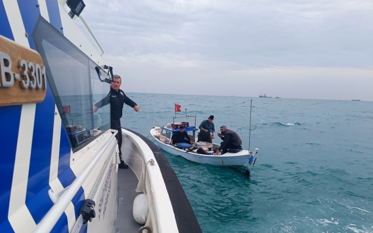 Mersin’de balıkçı teknelerine denetleme
