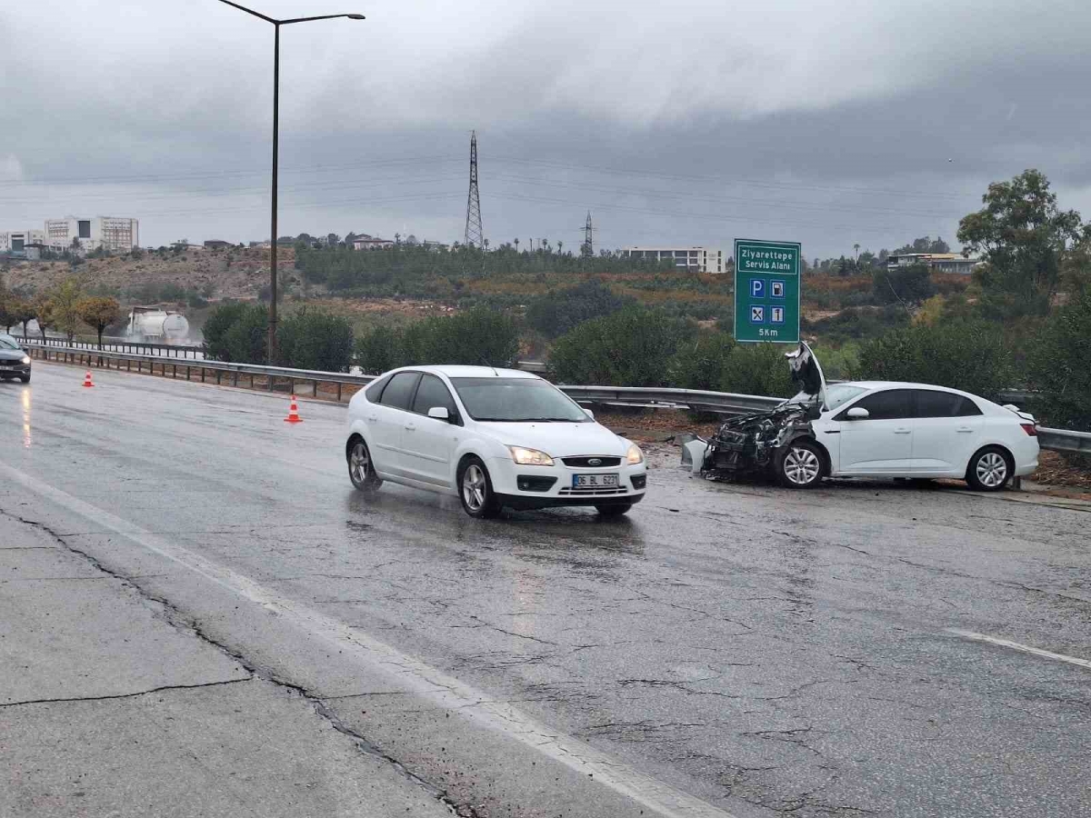 Tarsus’ta trafik kazası 4 yaralı
