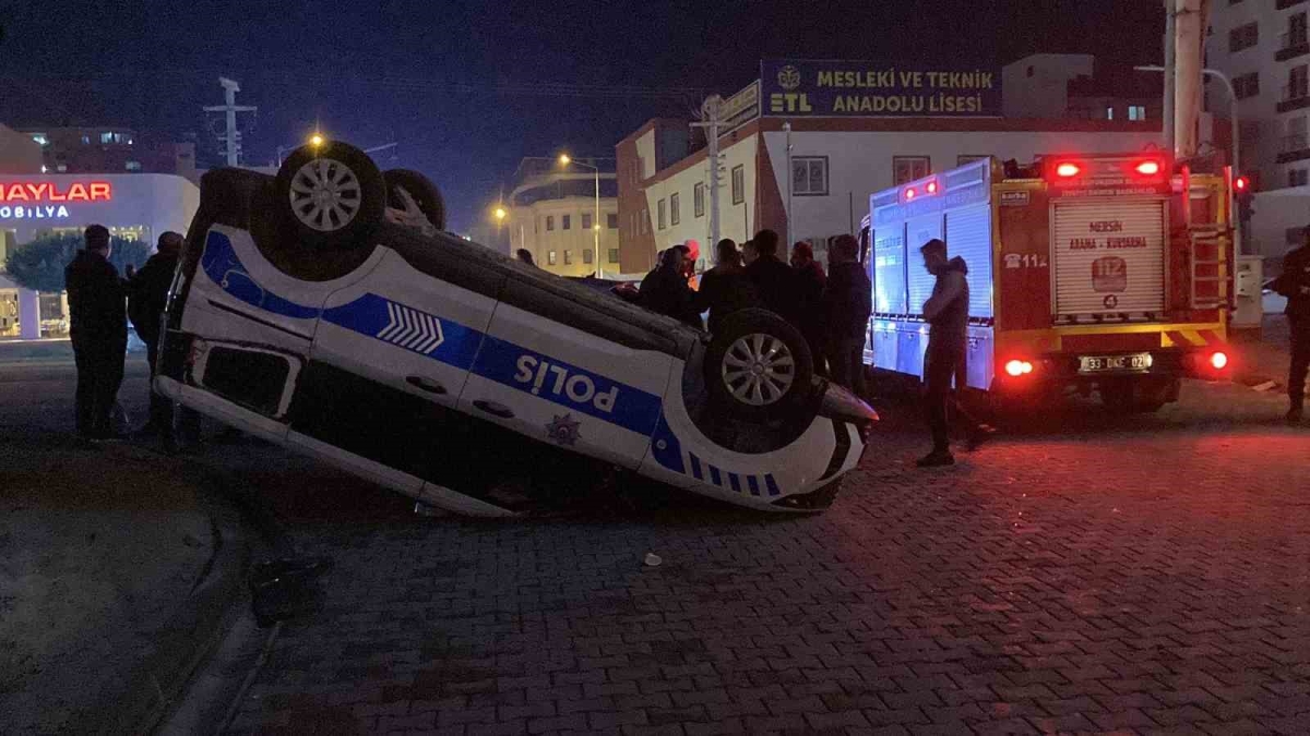 Erdemlide kaza ucuz atlatıldı Otomobilin çarptığı polis aracı ters döndü
