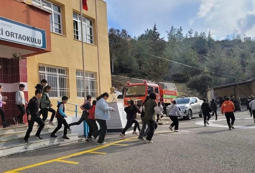 Bozyazı’da Sivil Savunma Haftası kapsamında tatbikat düzenlendi
