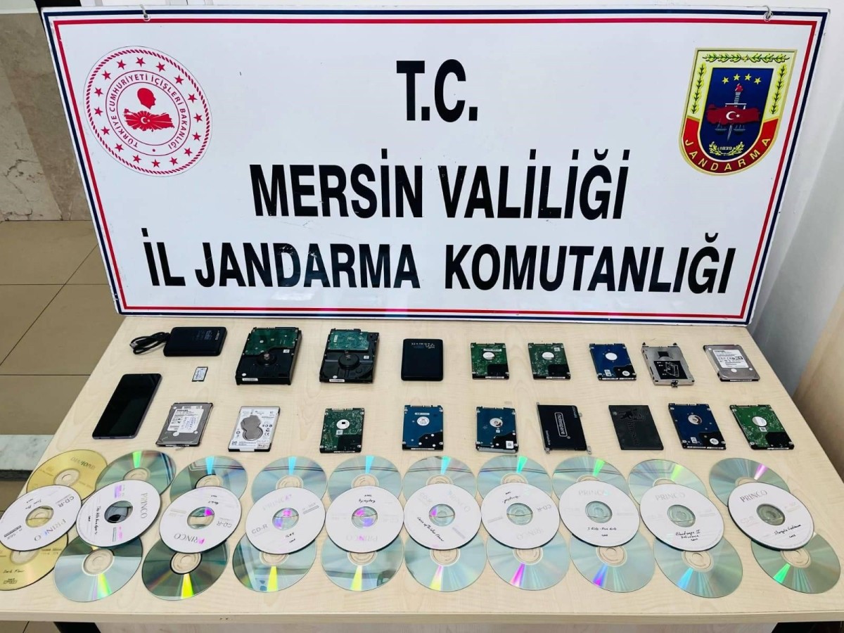 Mersin’de müstehcenlik operasyonu Şüpheli 19 hard diskle yakalanıp tutuklandı
