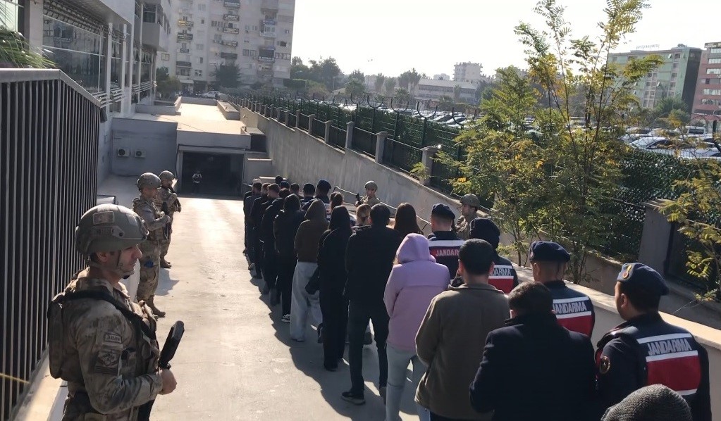 Yasa dışı bahis operasyonu süphelileri adliyeye sevk edildi 
