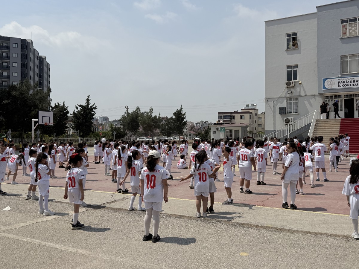 Yüzlerce öğrenciden Arda Güler’e 