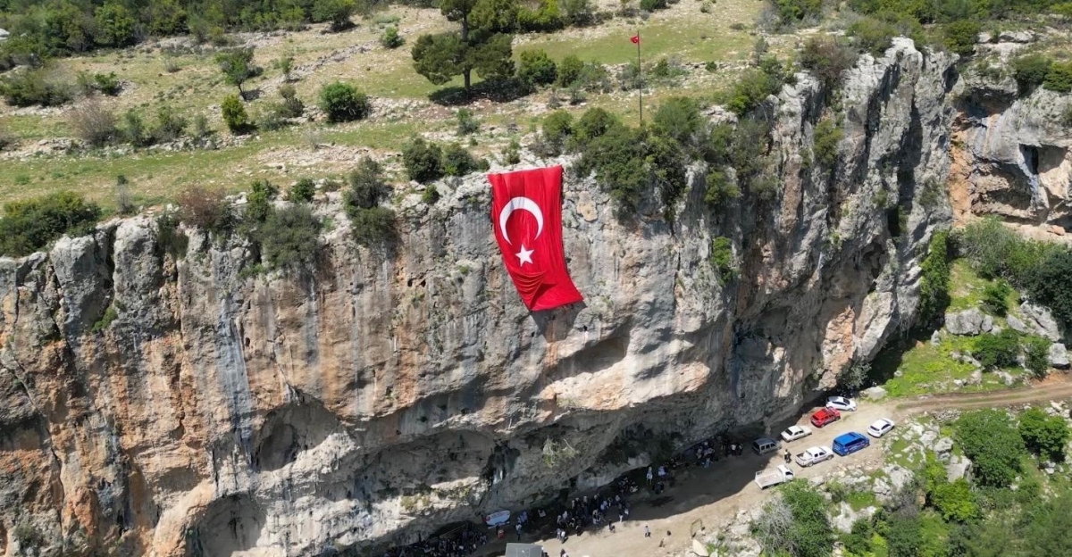 Aserin Kayası eşsiz manzarasıyla dikkat çekiyor
