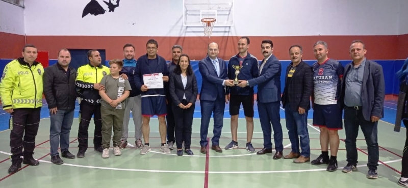  Bozyazı'da kurumlar arası voleybol turnuvası sona erdi 