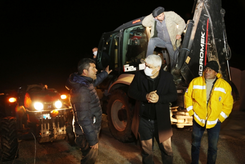 Erdemli Belediyesi Karda Mahsur Kalan16 Kişiyi Kurtardı