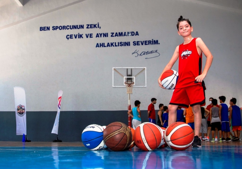  Erkek Basketbol Takımının altyapı seçmelerine 180 genç başvurdu 