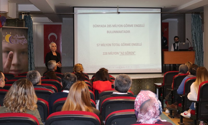 Türk Telekom, “Okulumda Günışığı” seminerleri Adana ve Mersin’de devam etti