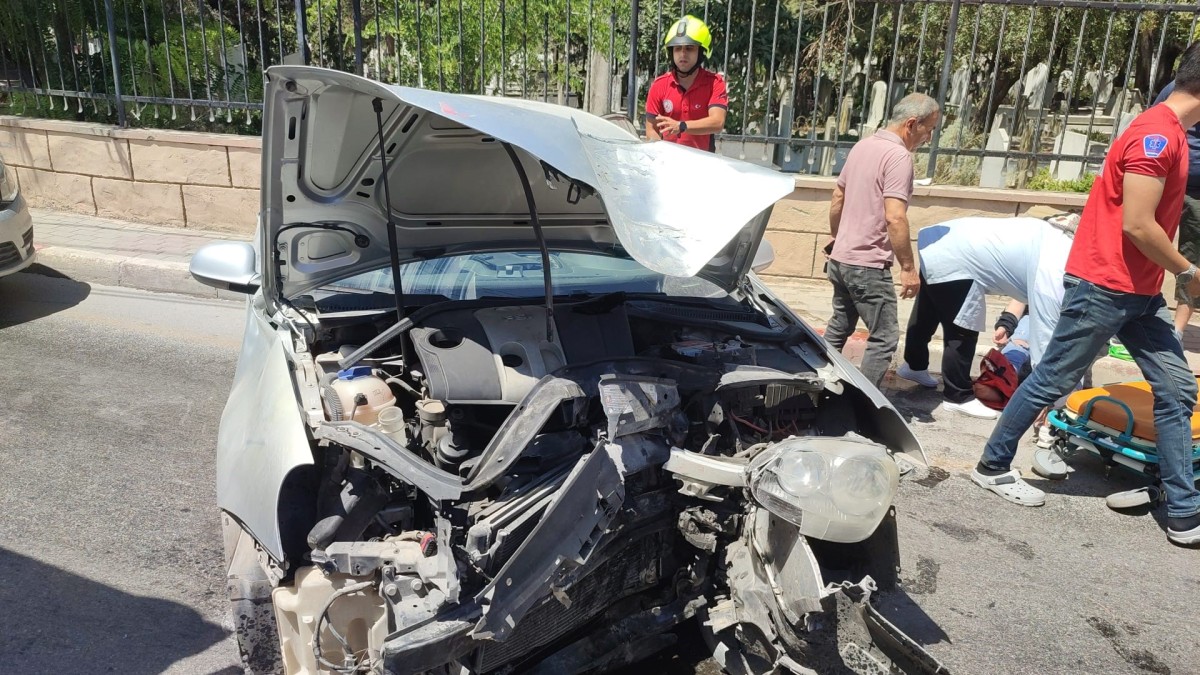 Tarsus’ta trafik kazası: 2 yaralı
