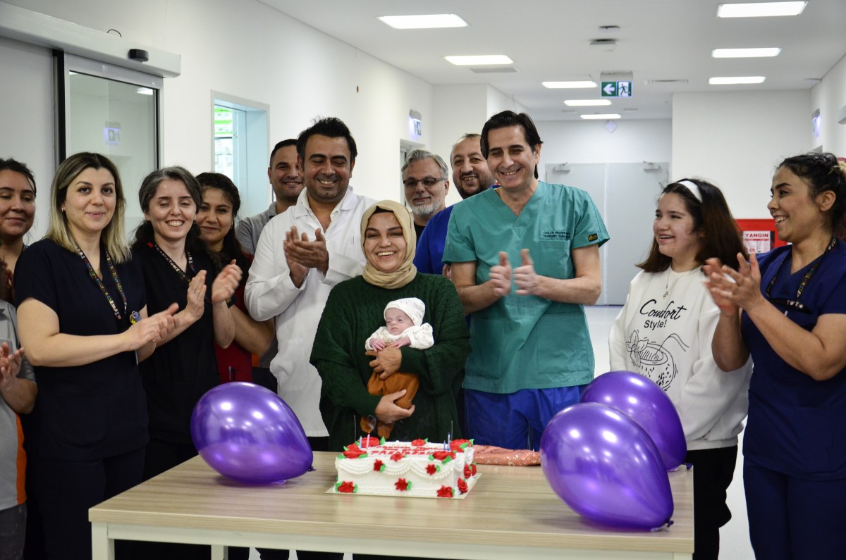 380 gramlık Hira Su bebek 5 aylık mücadelenin sonunda hayata tutundu
