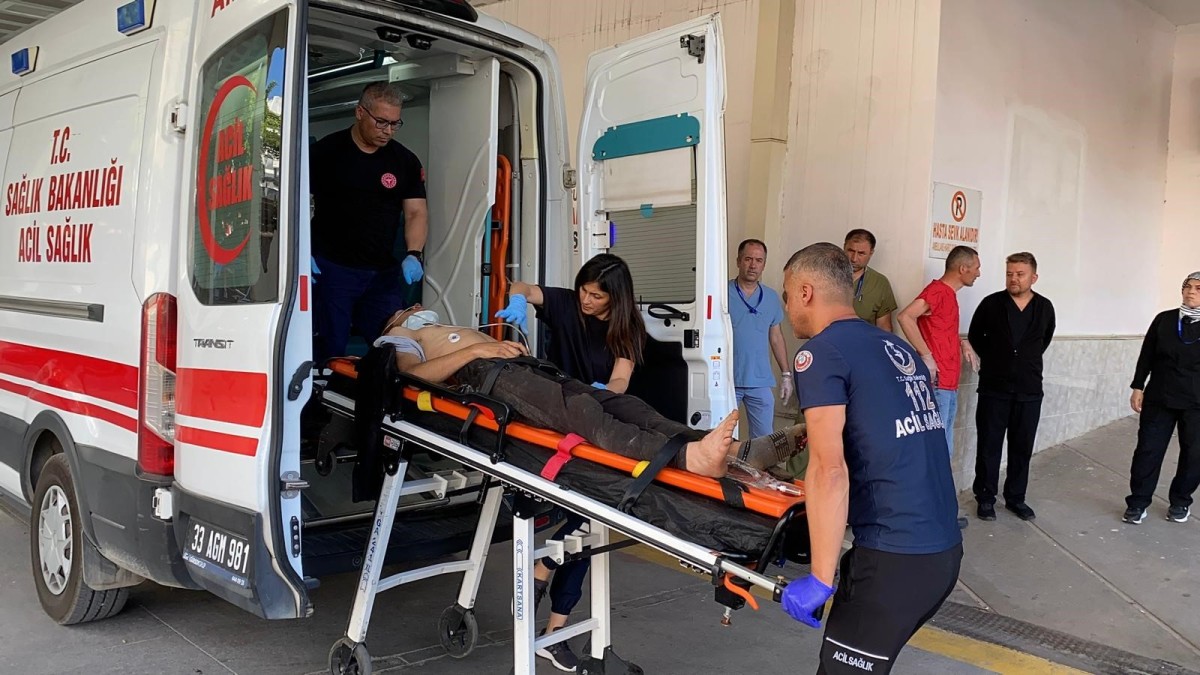 Otomobil ile hafif ticari araç çarpıştı: 6 yaralı
