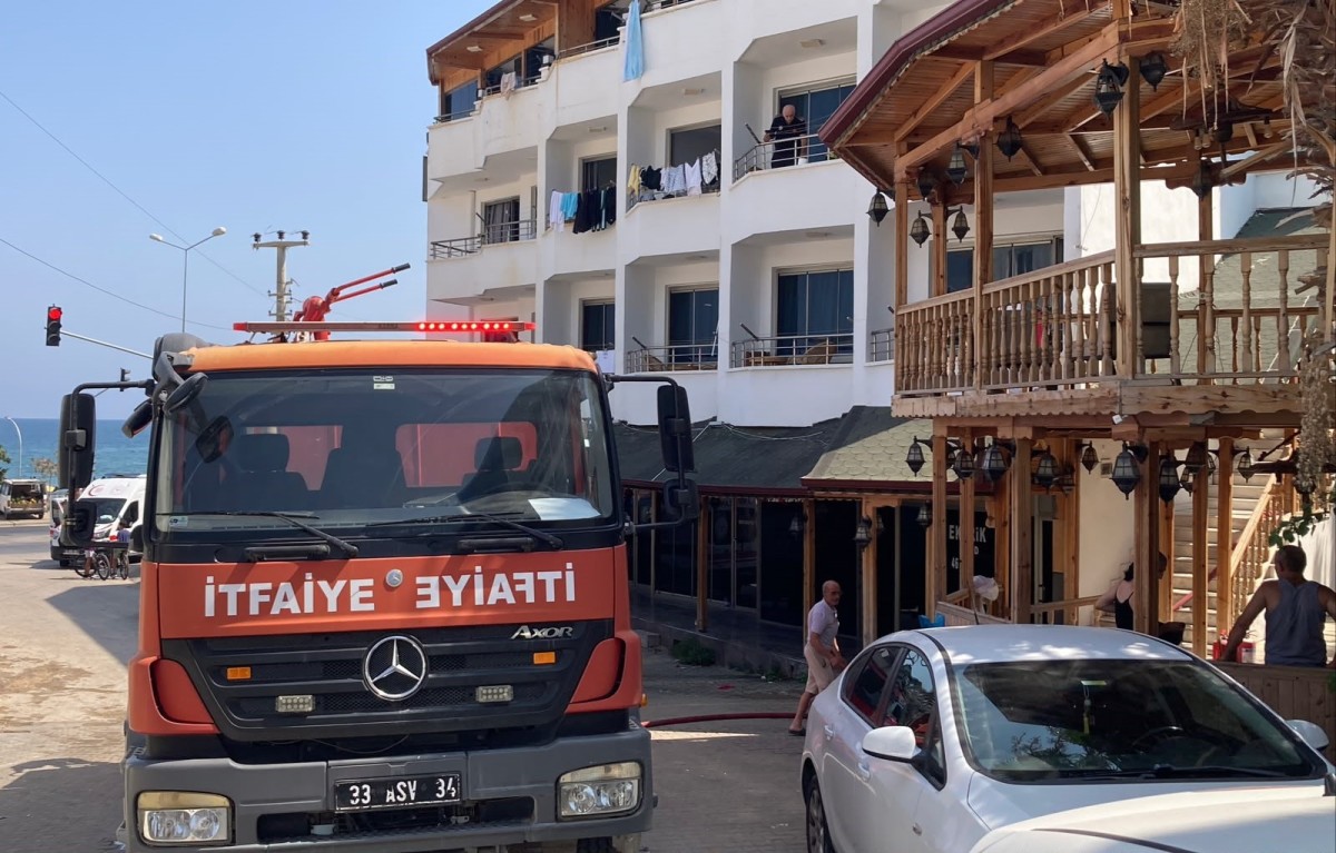 Mersin’de otelde yangın: 9 kişi dumandan etkilendi