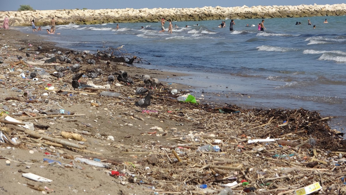 Mersin sahillerindeki kirlilik turizmi tehdit ediyor
