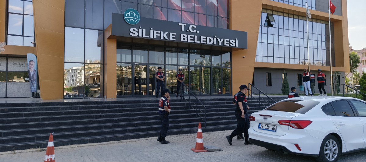 Silifke Belediyesine yönelik ikinci dalga operasyonda 3 şüpheli daha tutuklandı